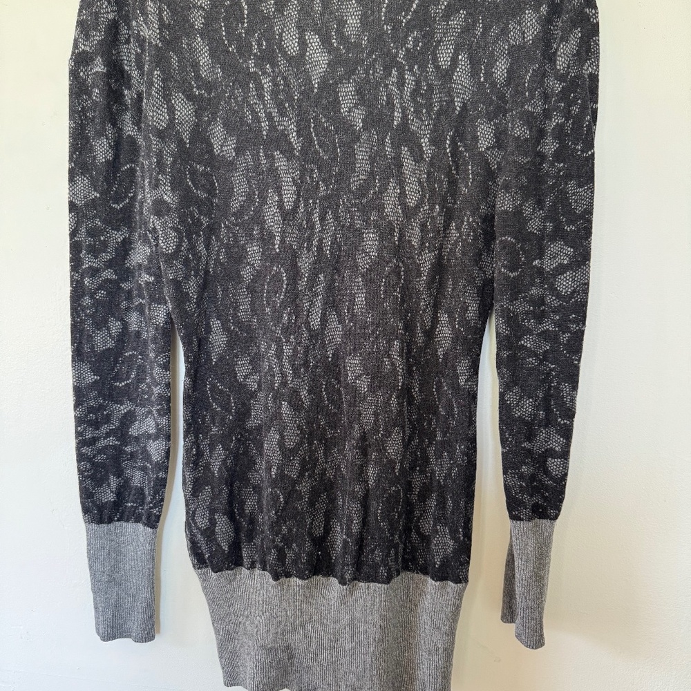 Cashmere the label grey and black heart sweater